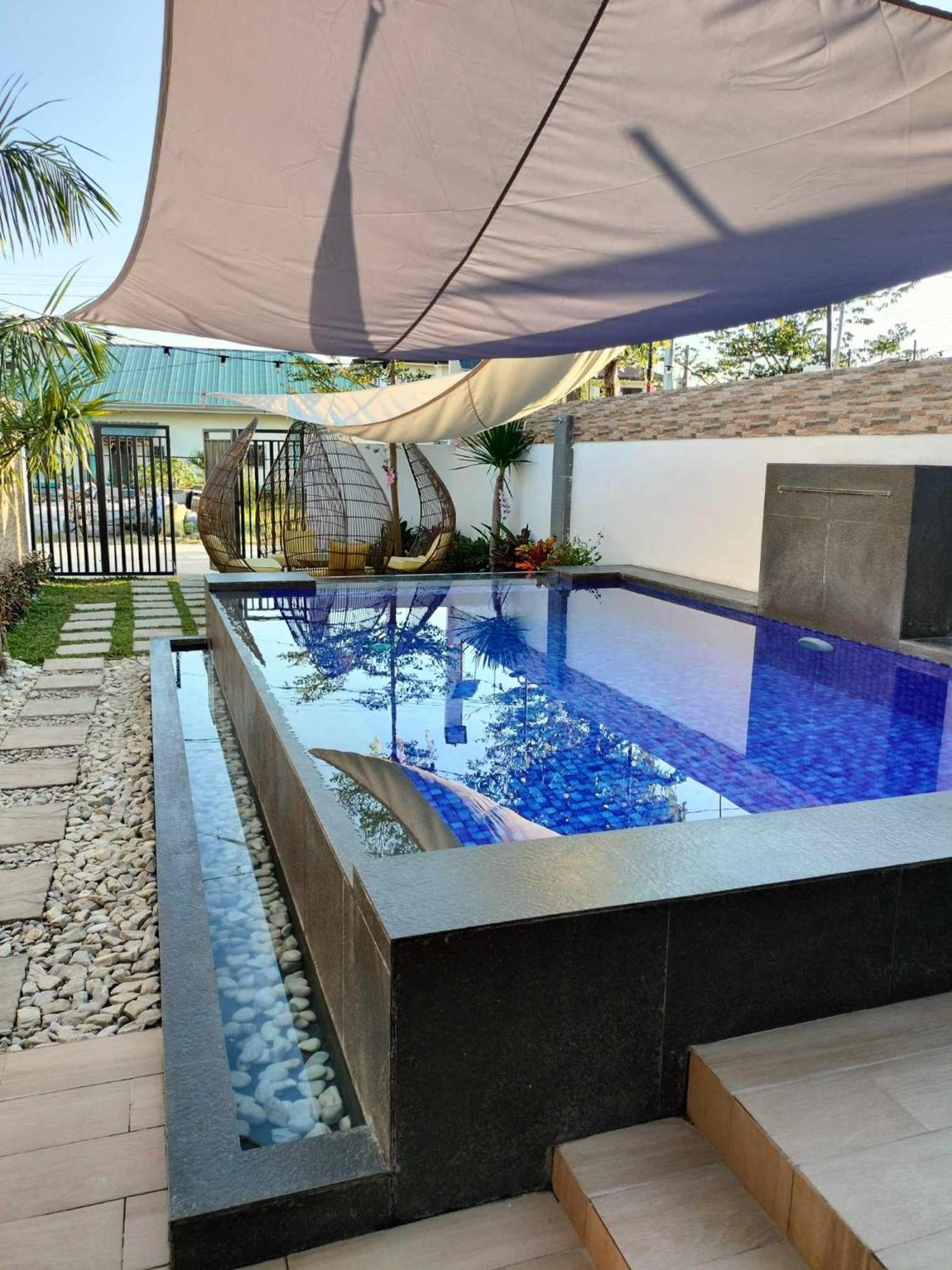 Hidden Haven Subic Villa W/ Infinity Pool エクステリア 写真